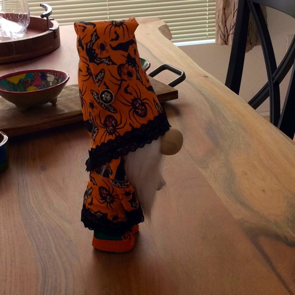 Halloween Gnome - Picture 5 of 6
